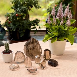 ZÁHNĚDA Nově přinášíme obelisky, mističky, volné formy a extra sběratelské kusy. #záhněda #zahneda #dekorace #misky...