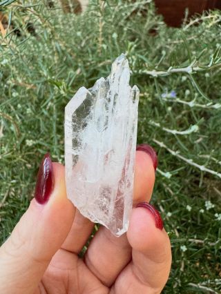 KŘIŠŤÁLOVÉ DRÚZY Přinášíme Vás nově menší drúzy, které jsme speciálně pro Vás vybraly. Drúzy mají netradiční shluky...